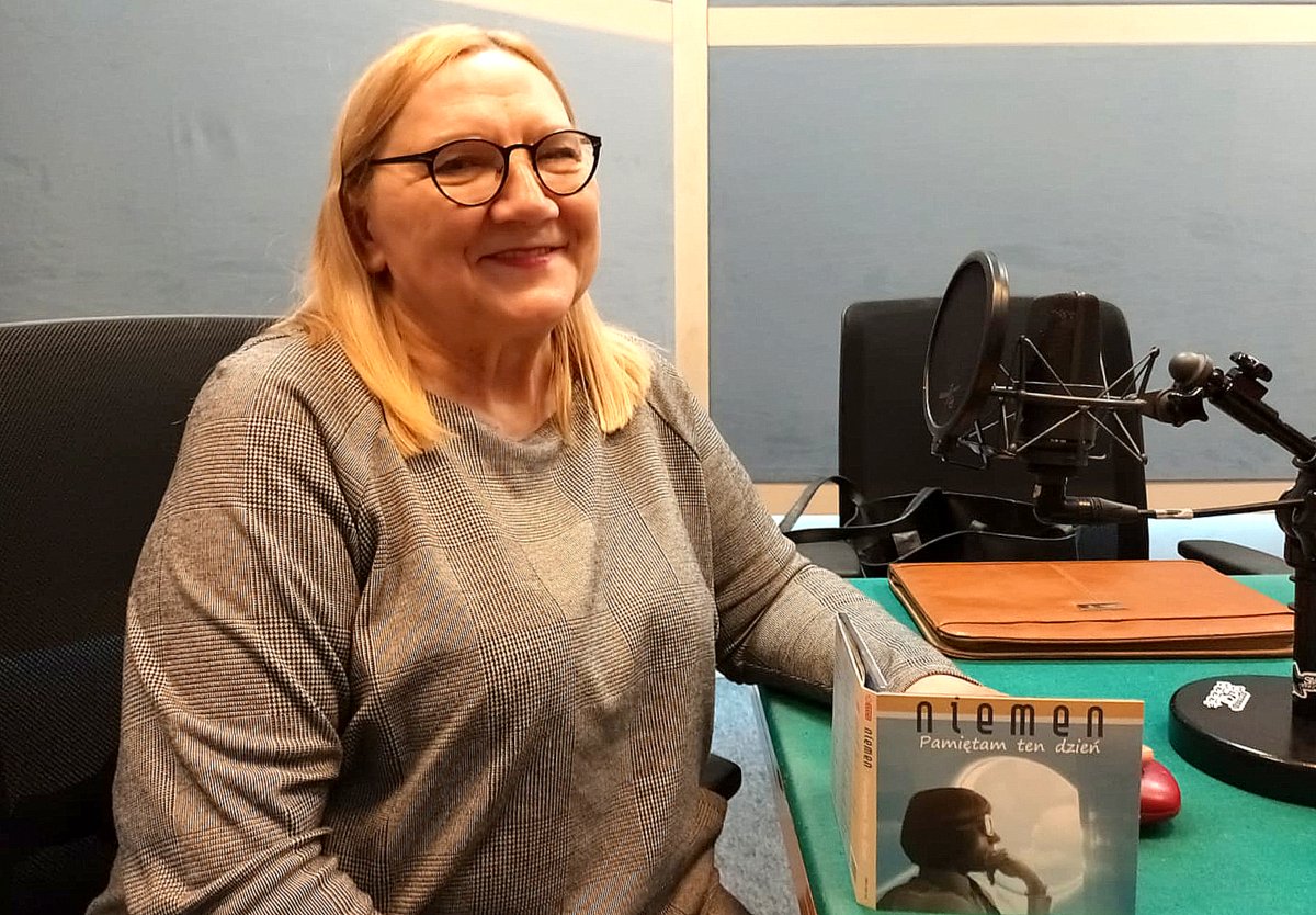 Gina Komasa prezentuje album poświęcony Czesławowi Niemenowi. Fot. Nadesłane