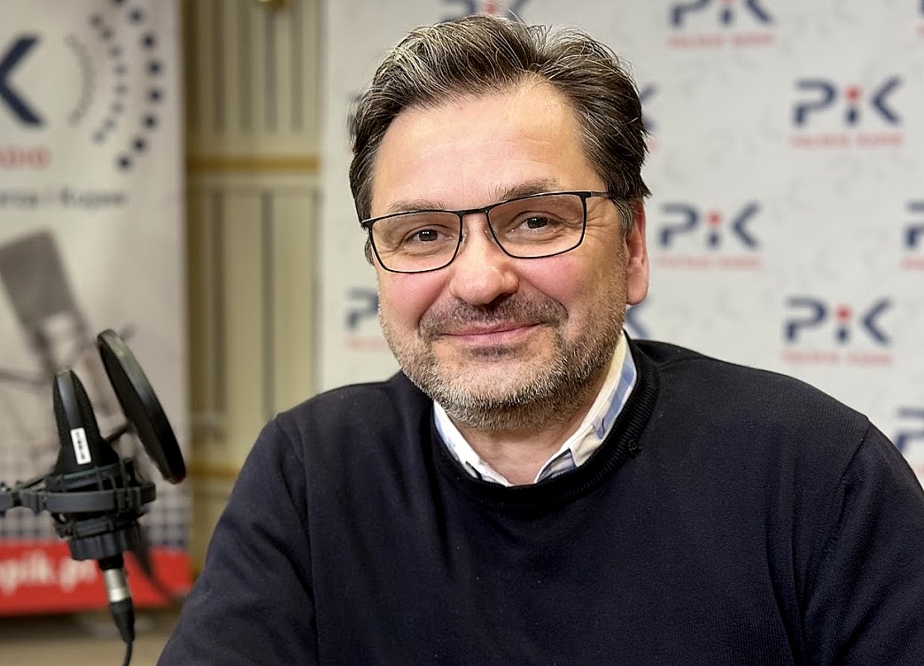 Sebastian Gonciarz w studiu Polskiego Radia PiK. Fot. Magda Jasińska