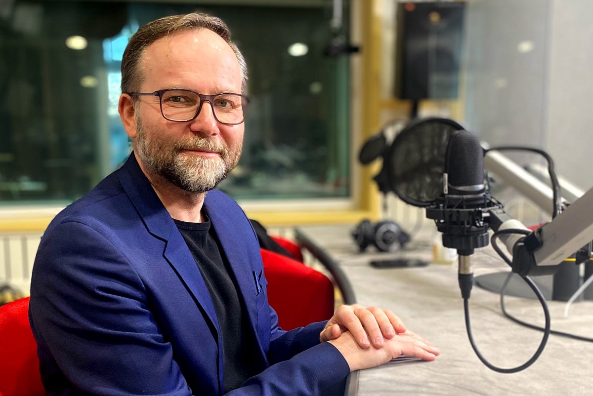 Krzysztod Herdzin w studiu Polskiego Radia PiK. Fot. Magda Jasińska Krzysztod Herdzin w studiu Polskiego Radia PiK. Fot. Magda Jasińska