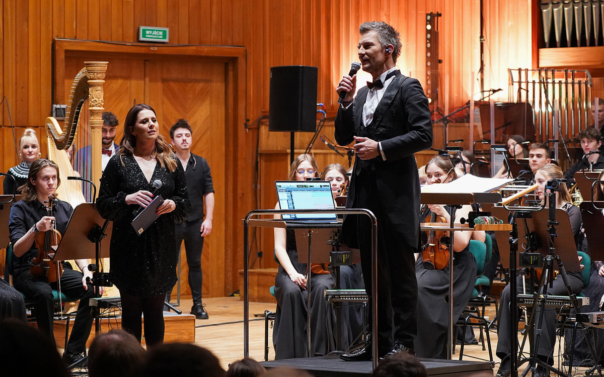 Paulina Rubczak, Adam Sztaba i Orchestra4Young. Fot. Justyna Narewska