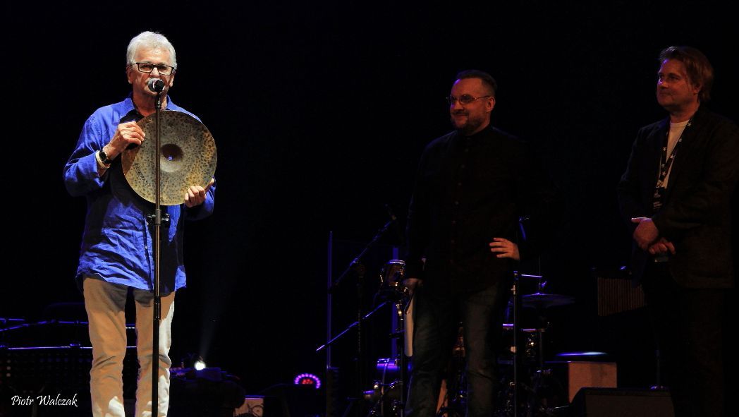 Czesław „Mały” Bartkowski - jeden z pierwszych laureatów „Galerii Sław Polskiej Perkusji” w trakcie 17. edycji festiwalu Drums Fusion w Bydgoszczy. Fot. Piotr Walczak