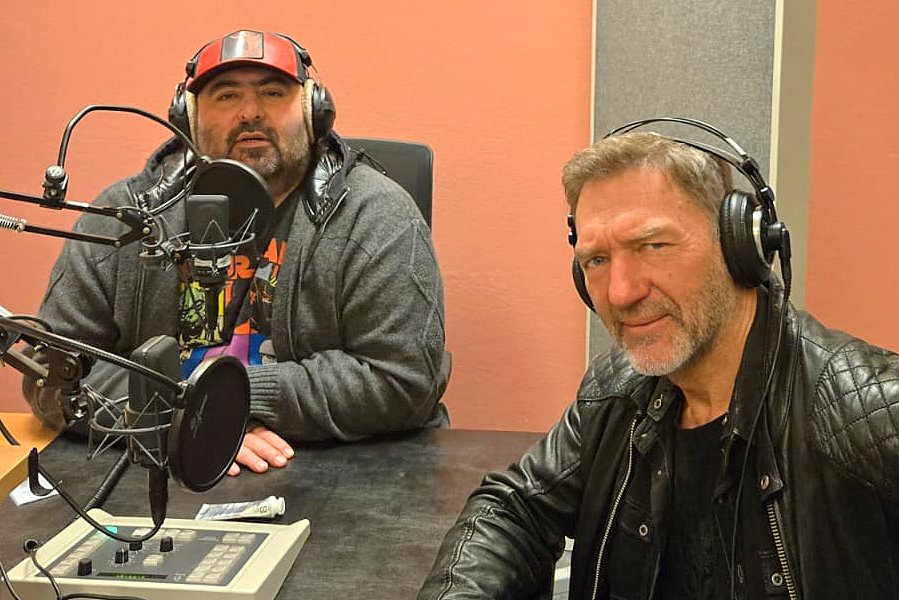 Adam Asanow i Zbigniew „dziadek” Moździerski z zespołu „Piersi”. Fot. Julita Górska Adam Asanow i Zbigniew „dziadek” Moździerski z zespołu „Piersi”. Fot. Julita Górska