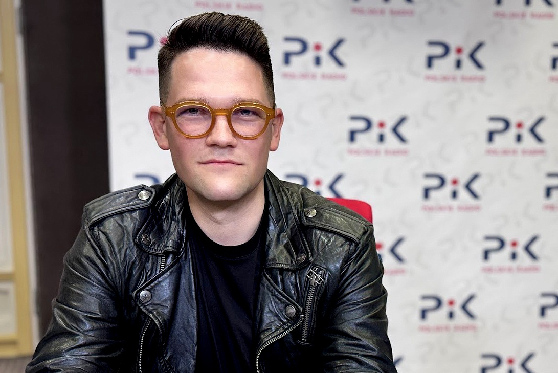 Mikołaj Gąsiewski w studiu Polskiego Radia PiK. Fot. Magda Jasińska/PR PiK