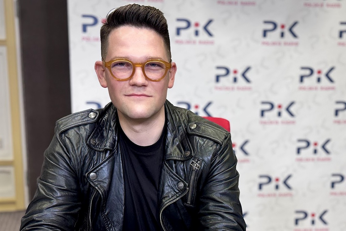 Mikołaj Gąsiewski w studiu Polskiego Radia PiK. Fot. Magda Jasińska/PR PiK