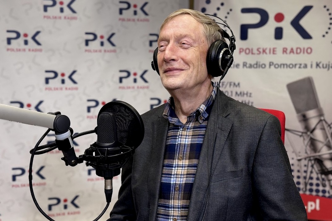 Maciej Niesiołowski w studiu Polskiego Radia PiK. Fot. Magda Jasińska/PR PiK