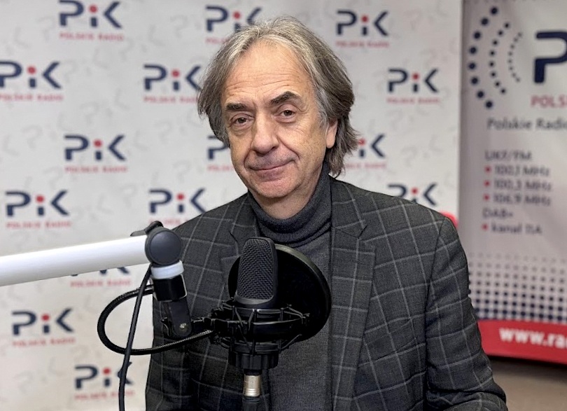 Mariusz Smolij w studiu Polskiego Radia PiK. Fot. Maga Jasińska/PR PiK
