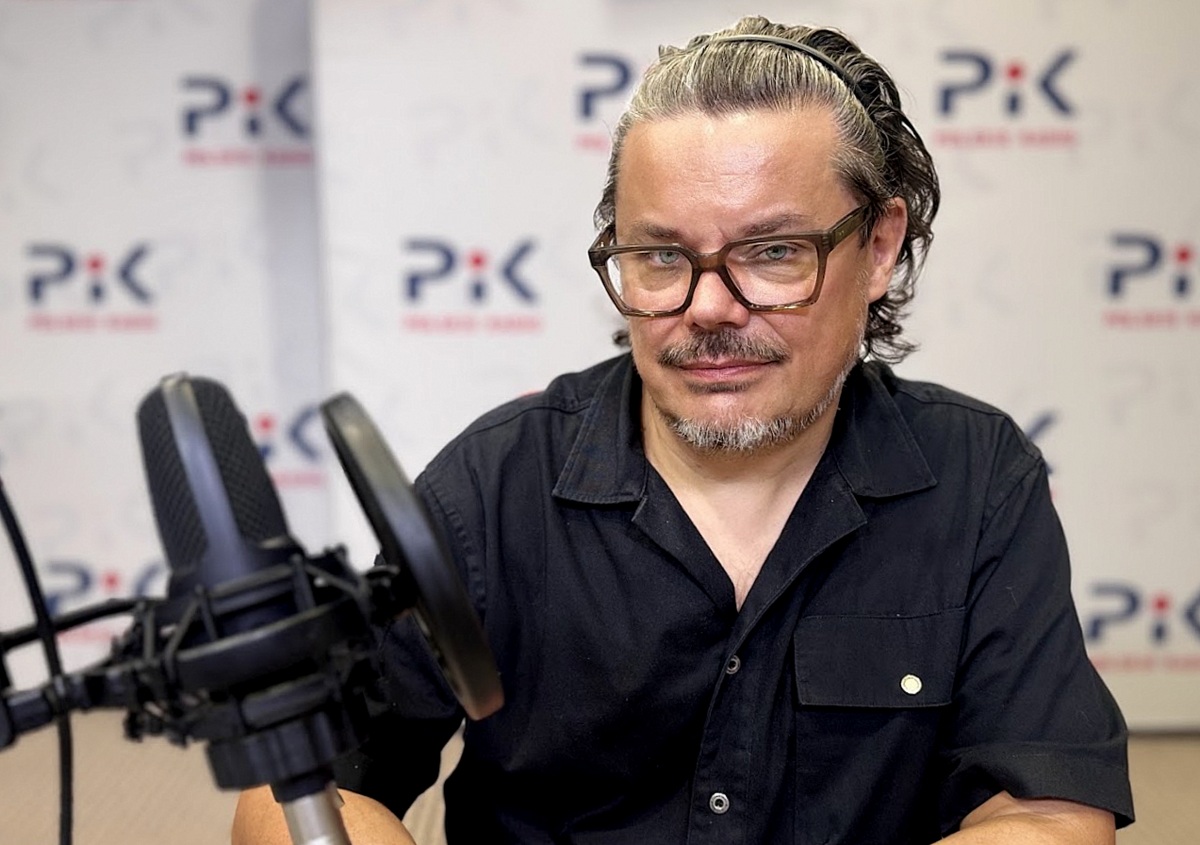 Mariusz Napierała w studiu Polskiego Radia PiK. Fot. Magda Jasińka/PR PiK