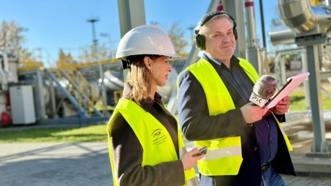 Wóz transmisyjny Polskiego Radia PiK dotarł do bydgoskiej elektrociepłowni/fot. Izabela Langner