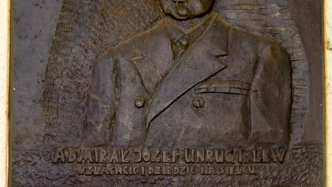 "Admirał i dziewczyna" - z wizytą w muzeum Józefa Unruga w Sielcu. Fot. Henryk Żyłkowski
