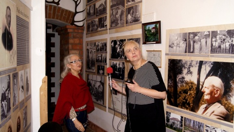 "Admirał i dziewczyna" - z wizytą w muzeum Józefa Unruga w Sielcu. Fot. Henryk Żyłkowski