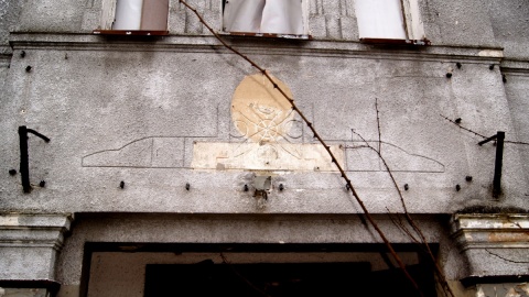 Zabytkowy pałac w Leszczach od lat stoi zrujnowany. Fot. Henryk Żyłkowski
