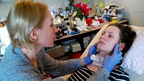 Rodzina i przyjaciele robią wszystko by przywrócić świadomość Pani Katarzynie. Rehabilitacja jest kosztowna. Fot. facebook.com/pg/obudzmykasie