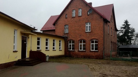 Szkoła wiejska w Sipiorach ma zniknąć z mapy gminy Kcynia. Czy słusznie? Fot. Michał Słobodzian