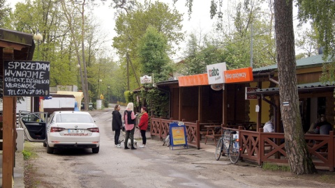 Z roku na rok obniża się lustro wody w Jeziorze Ostrowskim. Fot. Henryk Żyłkowski