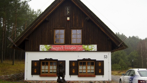 Pani Grażyna Wojcieszko zorganizowała Bożonarodzeniowy Jarmark w Krzywogońcu. Fot. Henryk Żyłkowski