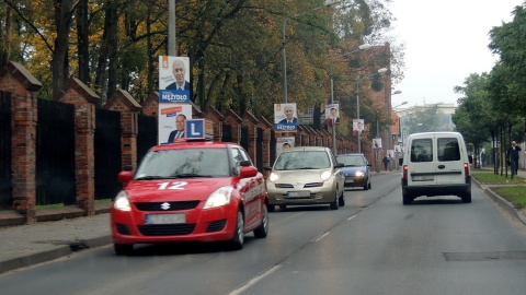 Plakaty wyborcze - można je znaleźć właściwie na wszystkich słupach, latarniach i innych miejscach w miastach regionu. Fot. Adriana Andrzejewska