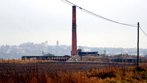 Składowisko "produktów ubocznych" we wsi Stalówka, znajduje się tuż przy drodze powiatowej i tworzy krajobraz księżycowy. Fot. Henryk Żyłkowski