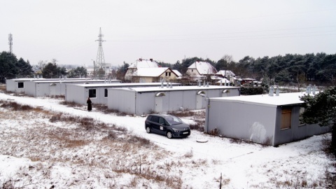 Kilka lat temu przy ulicy Kaplicznej w Bydgoszczy postawiono cztery blaszane baraki socjalne. Fot. Henryk Żyłkowsk