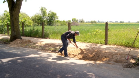 Czyn społeczny w gminie Dobrcz. Fot. Henryk Żyłkowski