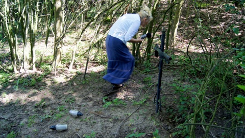 Groby i ludzkie szczątki profanowane są na rzymsko-katolickim cmentarzu w Płonnem. Fot. Henryk Żyłkowski