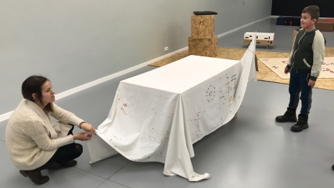 Warsztaty w ramach wystawy "Lekcja dizajnu" w Galerii Miejskiej bwa w Bydgoszczy. Fot. Tomasz Kaźmierski