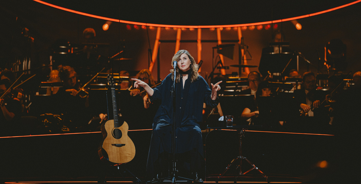 EDYTA BARTOSIEWICZ i SINFONIA VARSOVIA - 11 marca 2025 - Teatr Wielki w Warszawie. Fot. materiały promocyjne