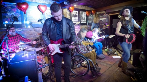 16 lutego 2026 - Hard Rock Pub Pamela w Toruniu - zespół SKOŁOWANI. Fot. Tomasz Jaworski