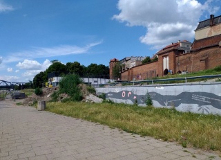 Nowo budowane pawilony przysłonią widok od strony rzeki na toruńską starówkę. Fot. Adriana Andrzejewska-Kuras