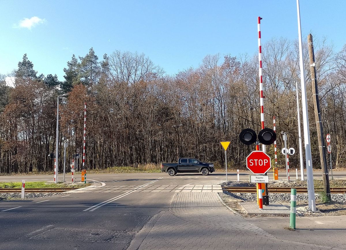 A co z wjazdem za przejazdem? Fot. Michał Zaręba/PR PiK A co z wjazdem za przejazdem? Fot. Michał Zaręba/PR PiK