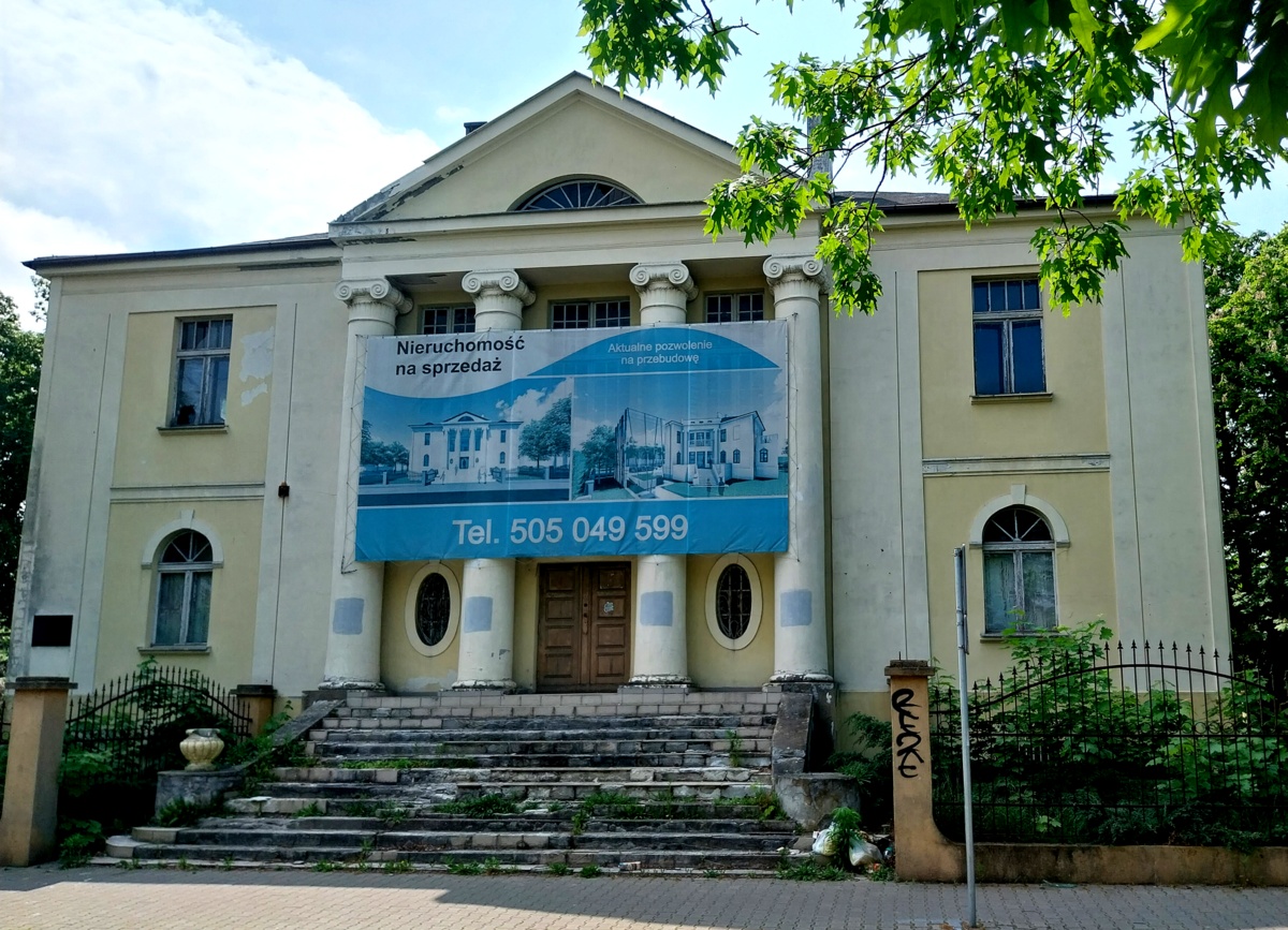 Zabytkowa willa na bydgoskiej Sielance niszczeje od 19 lat. Fot. Żaneta Walentyn Zabytkowa willa na bydgoskiej Sielance niszczeje od 19 lat. Fot. Żaneta Walentyn