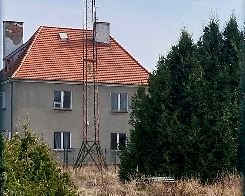 Gdzieś w tym miejscu w Tryszczynie zorganizowany jest schron przeciwatomowy. Fot. Żaneta Walentyn Gdzieś w tym miejscu w Tryszczynie zorganizowany jest schron przeciwatomowy. Fot. Żaneta Walentyn