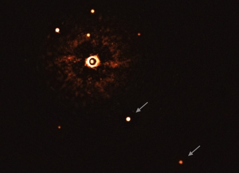 Niezwykłe odkrycia egzoplanetarne w ESO