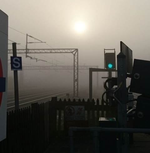Słońce w londyńskiej mgle