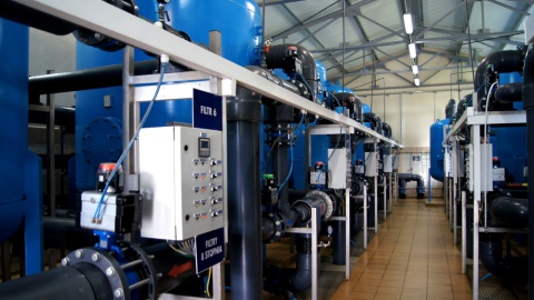 Wnętrza stacji uzdatniania wody w Gniewkowie. Fot. Henryk Żyłkowski