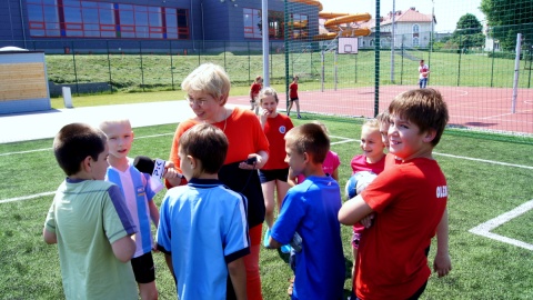 Jeśli pogoda dopisuje, Orlik zawsze rozbrzmiewa głosami dzieci na boiskach. Fot. Henryk Żyłkowski