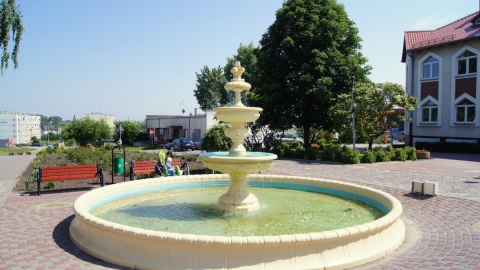 Fontanna na zrewitalizowanym Rynku w Barcinie. Fot. Henryk Żyłkowski