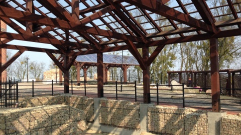 Altany chroniące relikty. Fot. Tomasz Kaźmierski