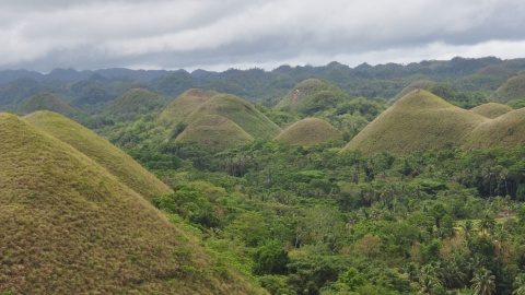 Czekoladowe Wzgórza na wyspie Bohol. Fot. Radosław Kożuszek