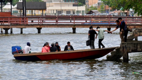 Stolica państwa Brunei - Bandar Seri Begawan. Wodna taksówka. Fot. Radosław Kożuszek