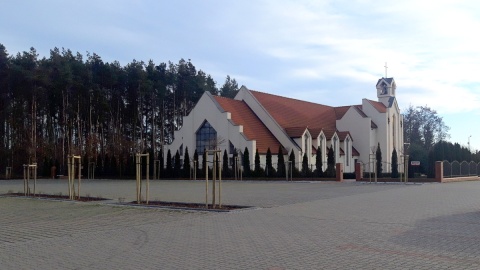 Wieś nie wieś - Infrastruktura na bardzo wysokim poziomie, osiedla bloków, centra handlowe i nowoczesne gabinety lekarskie. Fot. Robert Walentyn