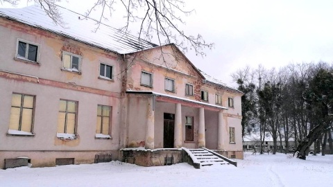 Pałac w Sartowicach z każdym rokiem podupada, a był świadkiem wielu wydarzeń w dziejach Polski. Fot. Żaneta Walentyn