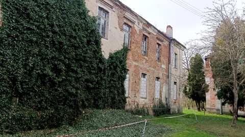 Pałac w Nawrze ma szanse na odrodzenie. Fot. Żaneta Walentyn