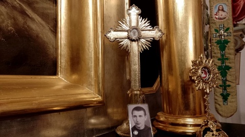 Kościół w Łobdowie. Ołtarz z błogosławionym Janem z Łobdowa i jego relikwie. Fot. Michał Zaręba/PR PiK