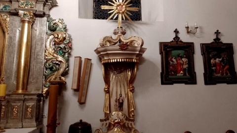 Kościół w Łobdowie. Ołtarz z błogosławionym Janem z Łobdowa i jego relikwie. Fot. Michał Zaręba/PR PiK