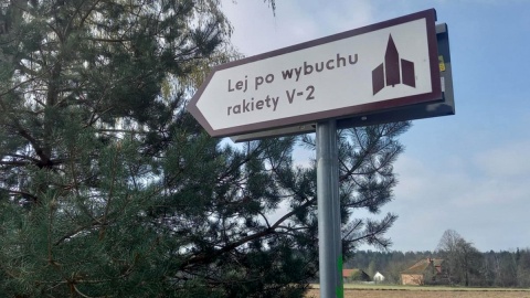 Droga do leju po wybuchu rakiety V2 we wsi Lisiny. Fot. Michał Słobodzian/arch. PR PiK