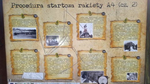 Tablice na szlaku wiodącym przez teren dawnego niemieckiego poligonu koło Wierzchucina. Fot. Michał Słobodzian/arch. PR PiK