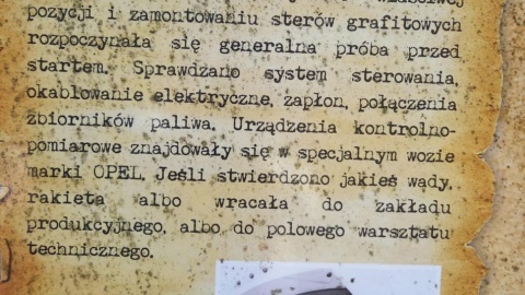Tablice na szlaku wiodącym przez teren dawnego niemieckiego poligonu koło Wierzchucina. Fot. Michał Słobodzian/arch. PR PiK