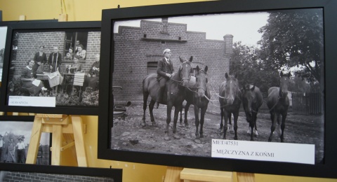 Uchodźcy i Ze zdjęć historia