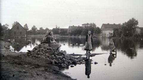 Niezwykły szewc z pasją fotografowania pozostawił 1200 szklanych fotogramów z pierwszej połowy ub. wieku. Fot. Henryk Żyłkowski