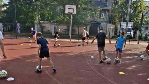 Sport jest jednak tylko pretekstem do nauki młodych ludzi zasad, współżycia społecznego i podejmowania dobrych decyzji życiowych/fot.: nadesłane